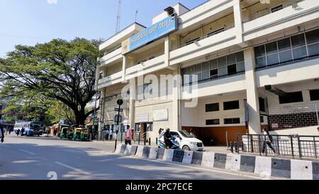 `Bangalore,Karnataka,India-January 01 2023: Multi storey Shivajinagar busstand building along with commissioner of central GST, Assistant traffic offi Stock Photo